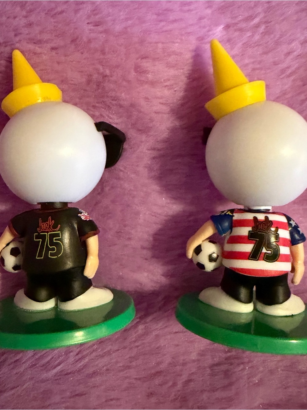 Jack In The Box Hot Ones Soccer and USA Bobblehead Set with Yellow Cone Hats New - Picture 2 of 5